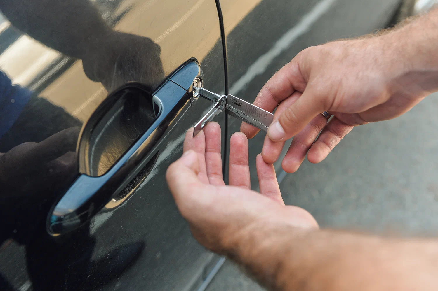 Вскрытие автомобилей